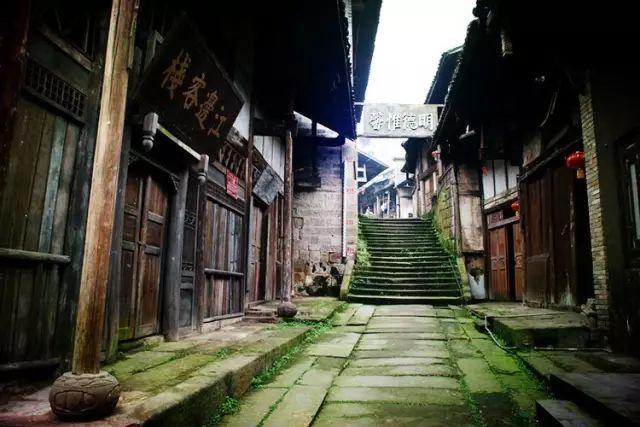 高速服务区建“年货大集”？老陈醋专区、非遗展示区…山西这么玩→
